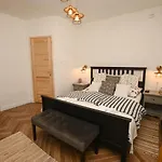 Nana’s 3*
